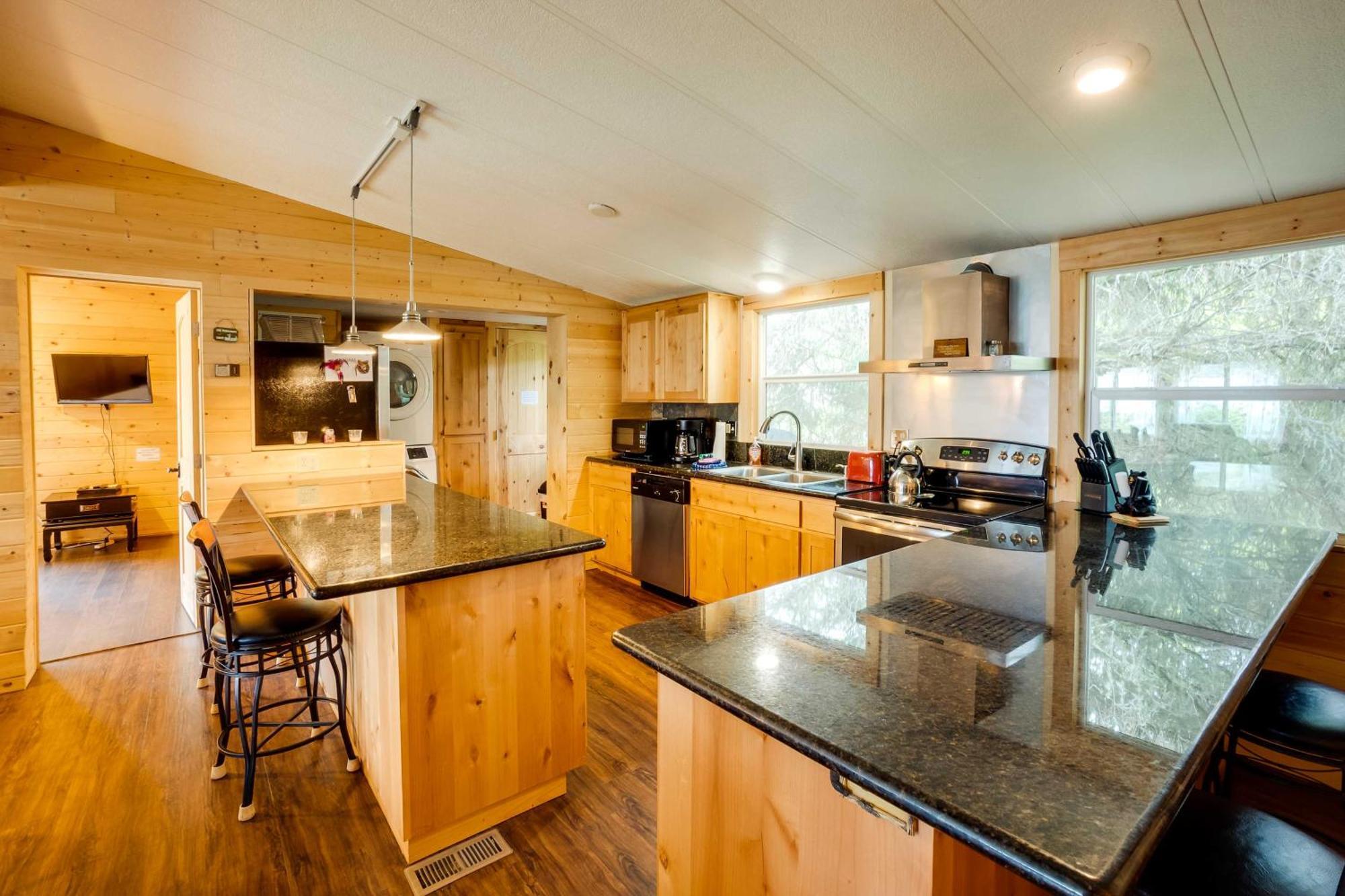 Brookings Home With Deck, Half Mi To Harris Beach! Exterior foto
