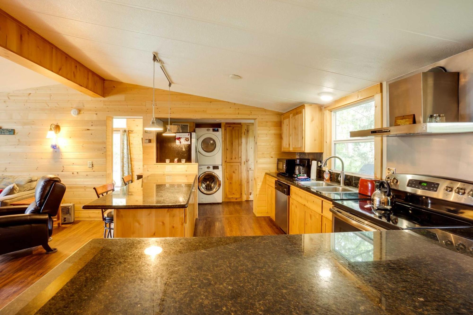 Brookings Home With Deck, Half Mi To Harris Beach! Exterior foto